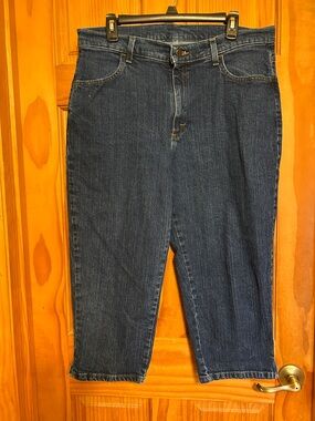 Riders Women's Dark Blue Denim Capri’s Size 16M Inseam 20” Like New